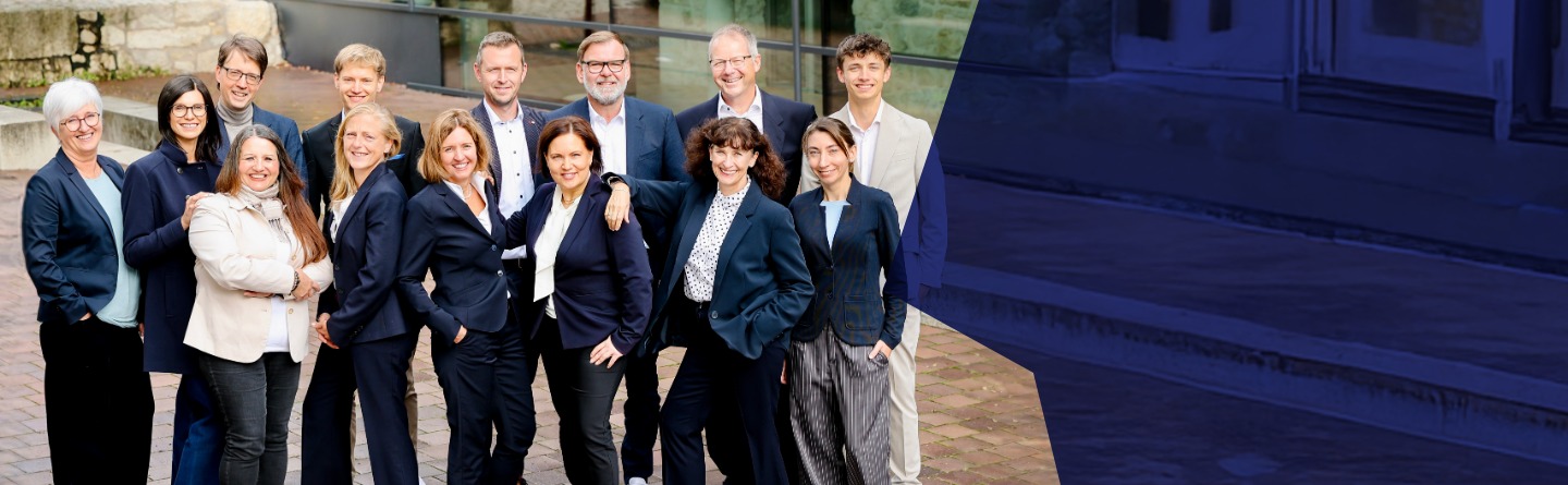 Ein Gruppenbild mit den Mitarbeiter*innen der TRAIN GmbH